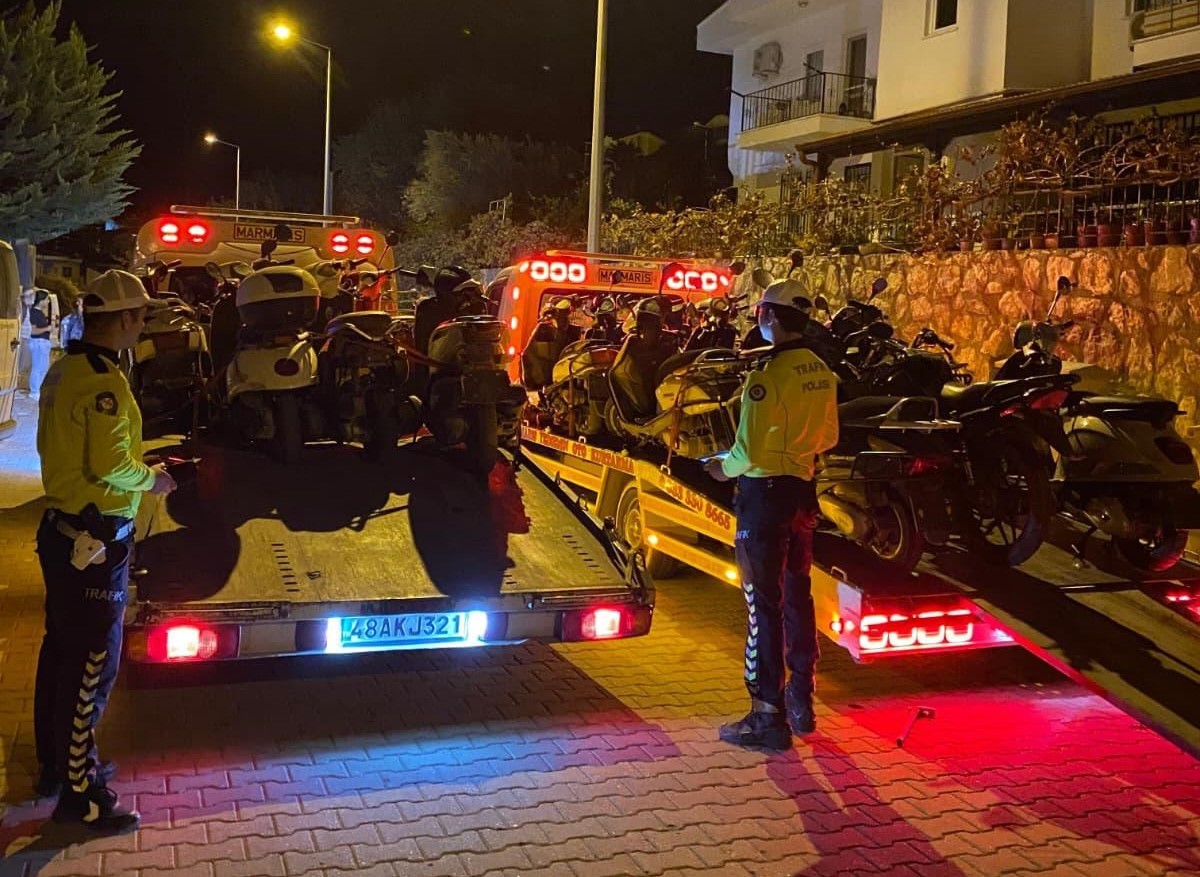 Muğla’nın Datça ilçesinde yapılan trafik denetiminde kurallara uymadığı tespit edilen