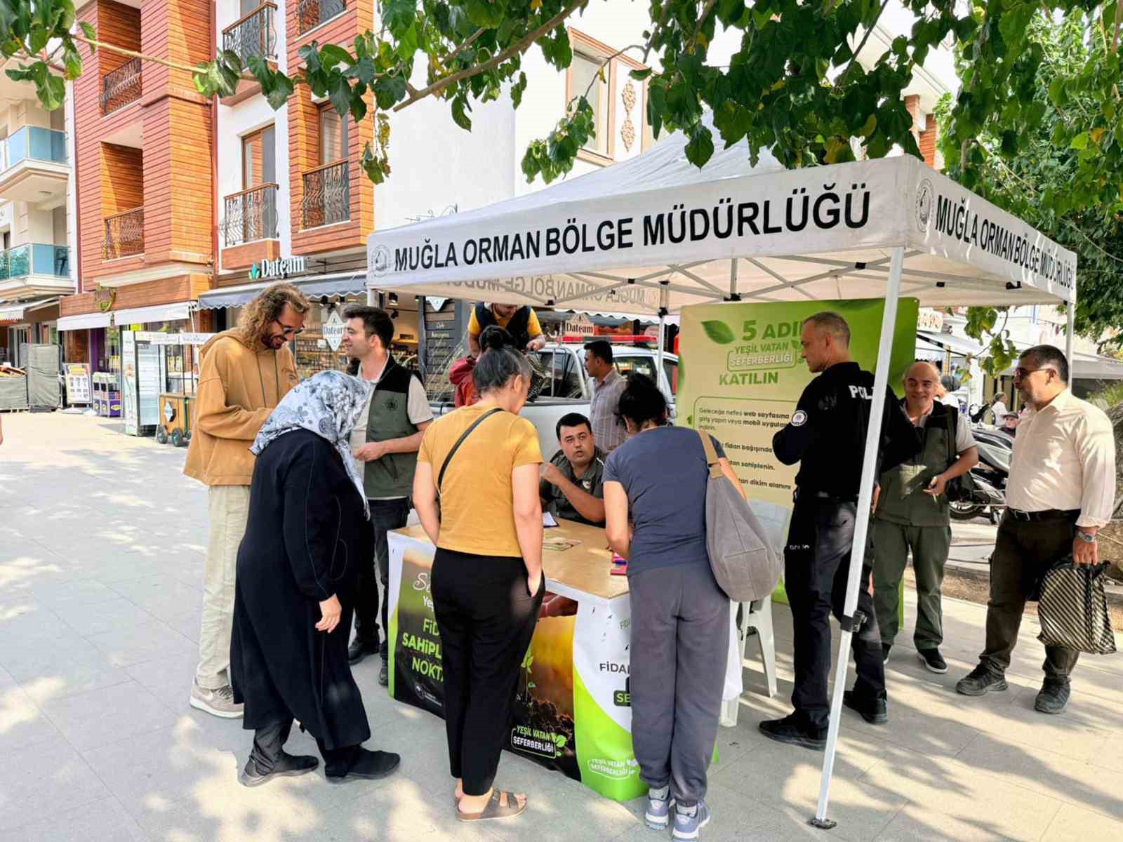 Muğla’nın Datça ilçesinde Datça Orman İşletme Şefliği ekipleri, ‘Geleceğe Nefes-Yeşil