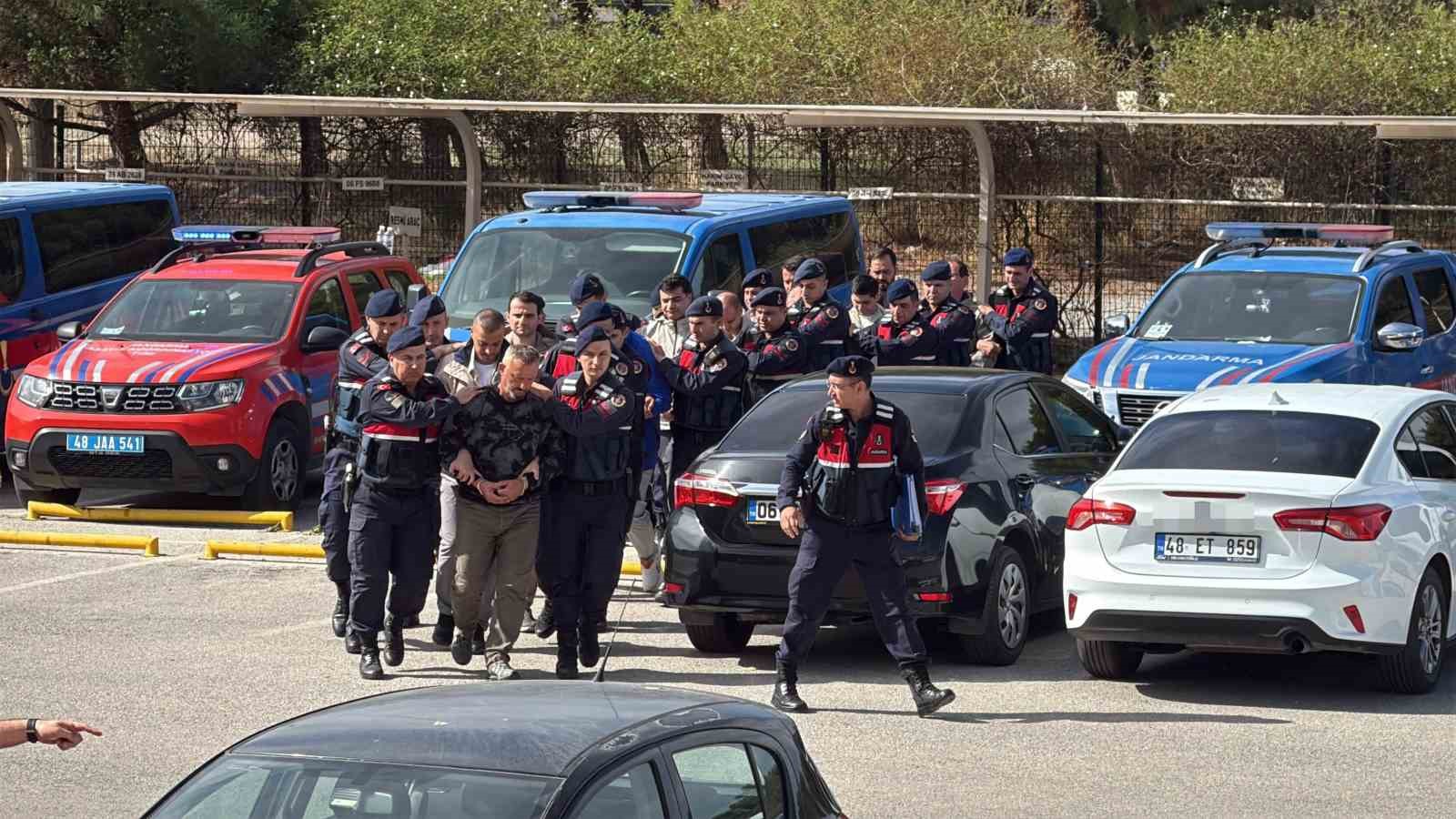 Yunan adalarına yasadışı yollarla geçmeye çalışan terör örgütü FETÖ/PDY şüphelileri,