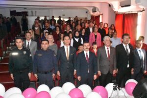 Muğla’nın Köyceğiz ilçesinde 24 Kasım Öğretmenler Günü kutlama programı gerçekleştirildi.