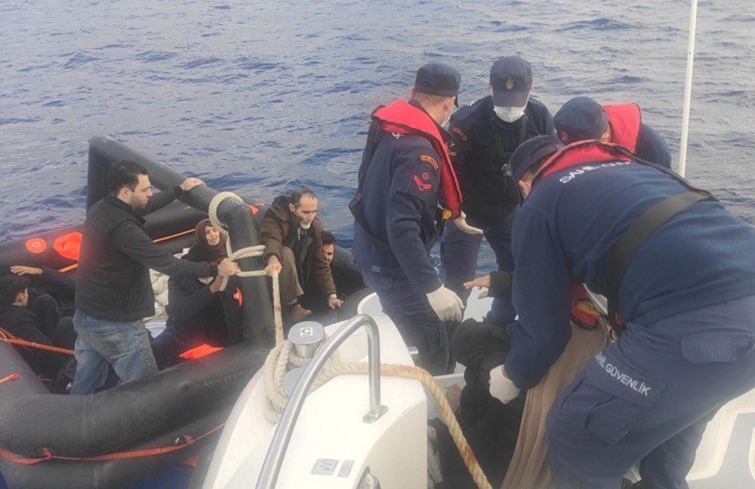 Yaren ÖZDEMİR/MARMARİS (Muğla), (DHA)- MUĞLA'nın Marmaris ilçesi açıklarında Yunan unsurları