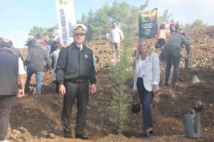 Muğla’nın Marmaris ilçesinde orman yangınlarının ardından ağaçlandırma çalışmaları hız kesmeden