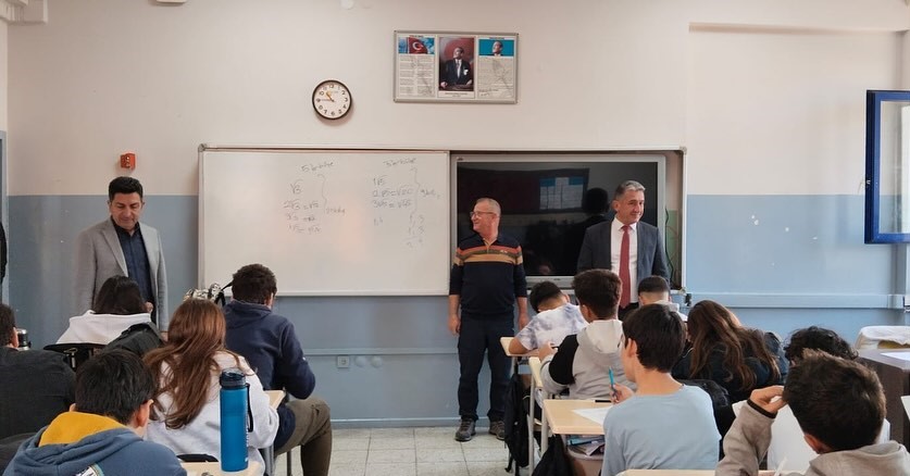 Menteşe İlçe Milli Eğitim Müdürü İdris Kömürcü, ülke genelinde eş