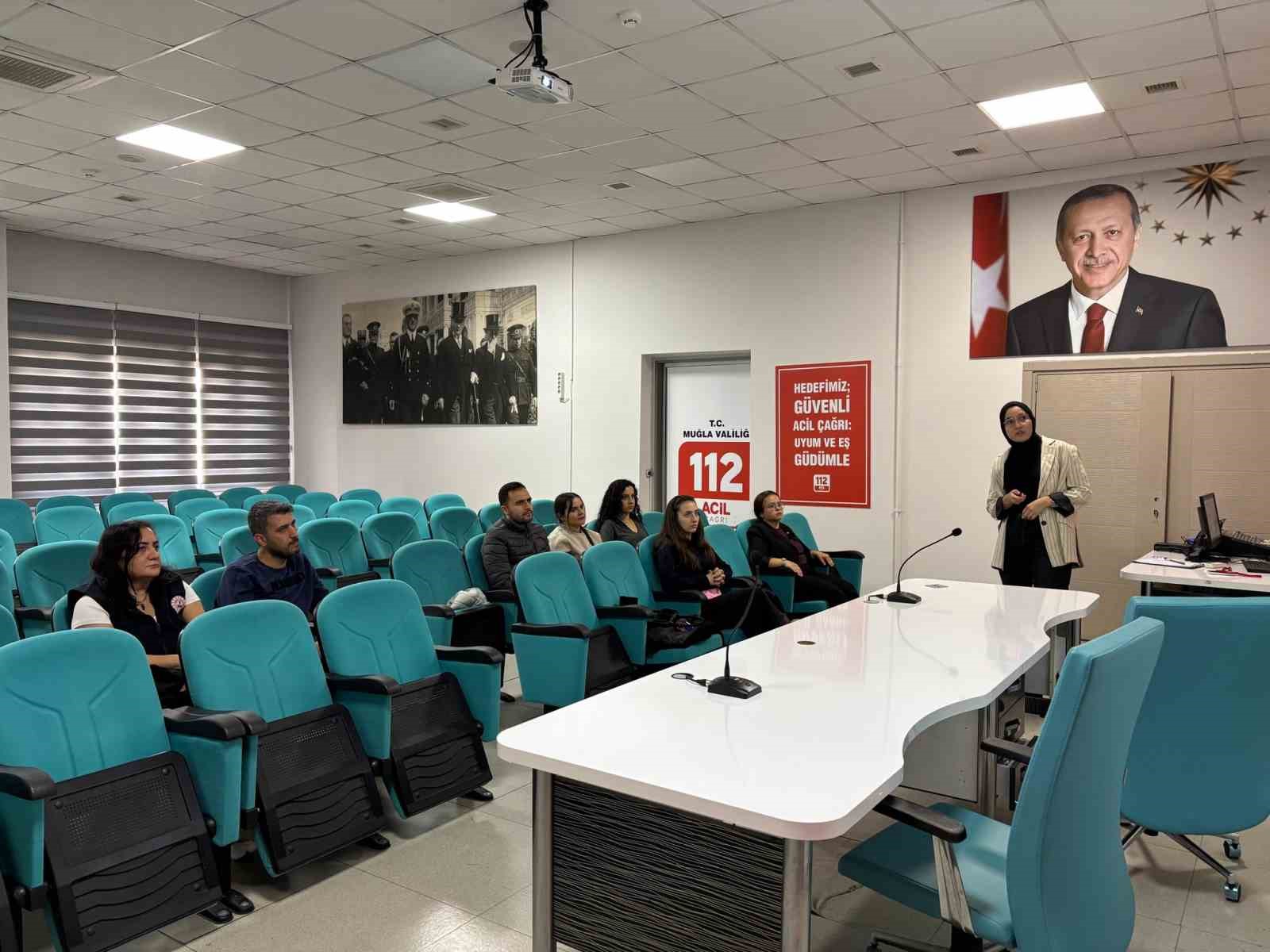Muğla 112 Acil Çağrı Merkezi Müdürlüğü, personelinin zorlu ve vardiyalı