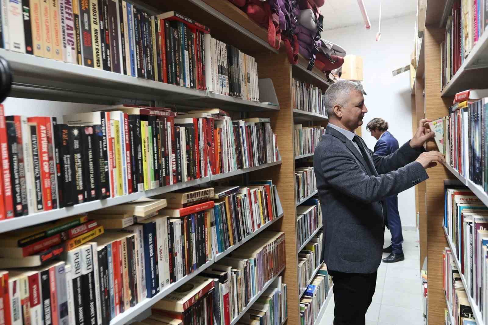 Muğla Büyükşehir Belediyesi "Muğla Okuyor, Muğla Paylaşıyor" kitap bağış kampanyası