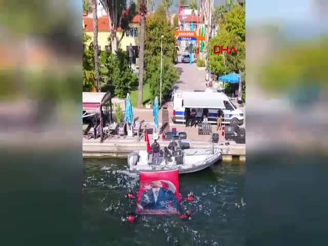 MUĞLA'nın Köyceğiz ilçesinde, deniz polisleri Köyceğiz Gölü dibinde Atatürk fotoğraflı