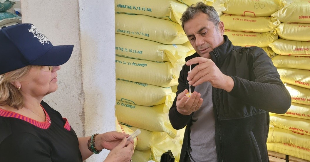 Muğla’da, azotlu gübrelerin izlenebilirliğini sağlamak amacıyla DNA takip denetimleri gerçekleştirildi.