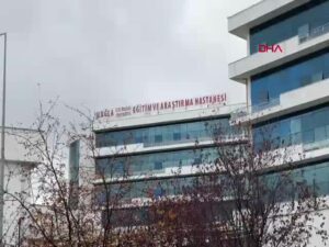 MUĞLA Eğitim ve Araştırma Hastanesi'nde ameliyathane dezenfeksiyonu sırasında yere kimyasal