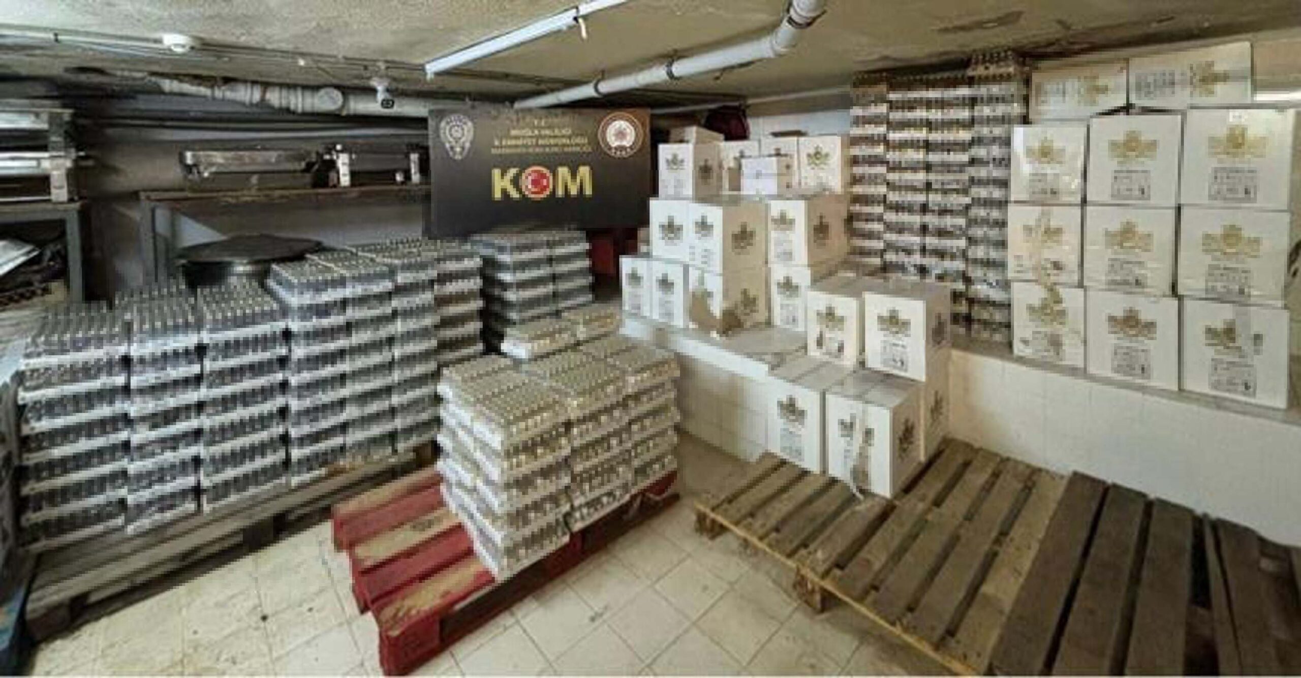 Cavit AKGÜN/MUĞLA, (DHA)-MUĞLA'da polisin düzenlediği operasyonlarda 1155 litre kaçak içki