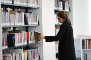 MUĞLA,(DHA)-MUĞLA Büyükşehir Belediyesi, 'Muğla Okuyor, Muğla Paylaşıyor' kitap bağış kampanyası