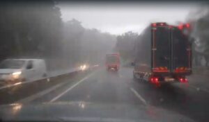 Muğla’da öğlen saatlerinde sağanak ve dolu yağışı etkili oldu. Meteoroloji’nin