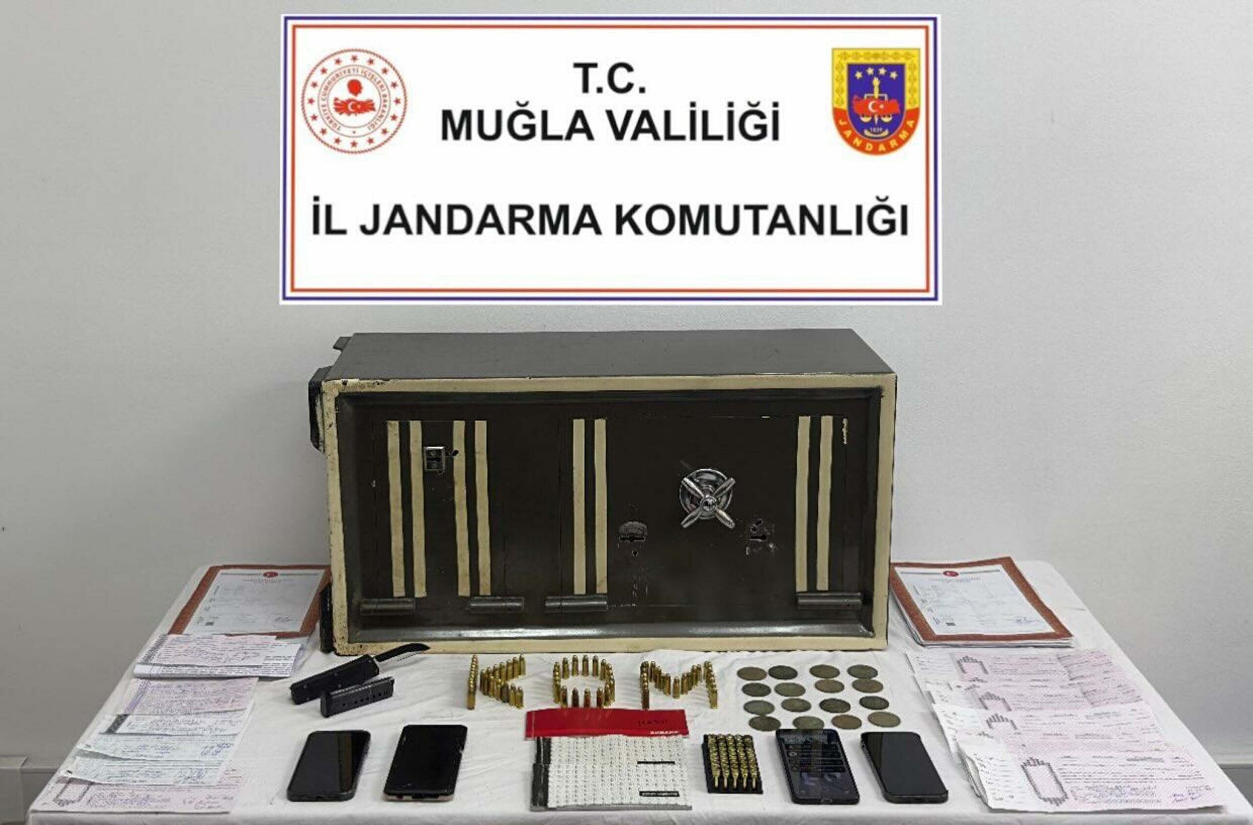 Cavit AKGÜN/MUĞLA, (DHA)- MUĞLA'nın Ortaca ilçesinde yüksek faizle para verip,