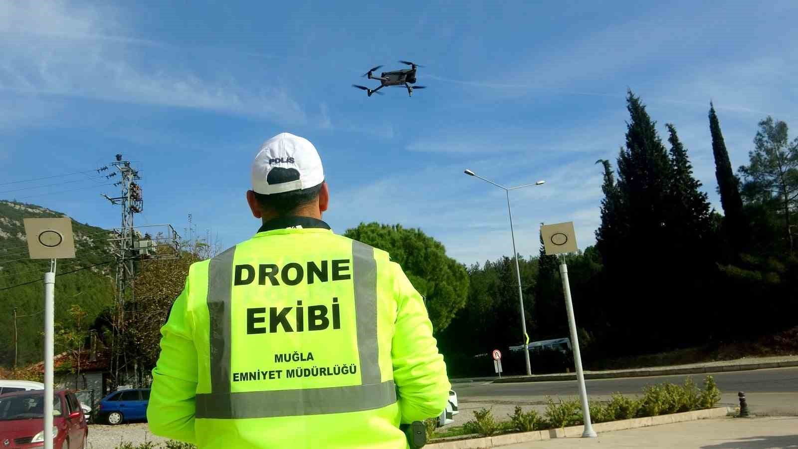 Muğla İl Emniyet Müdürlüğü bünyesinde yeni kurulan drone ekibi, trafik