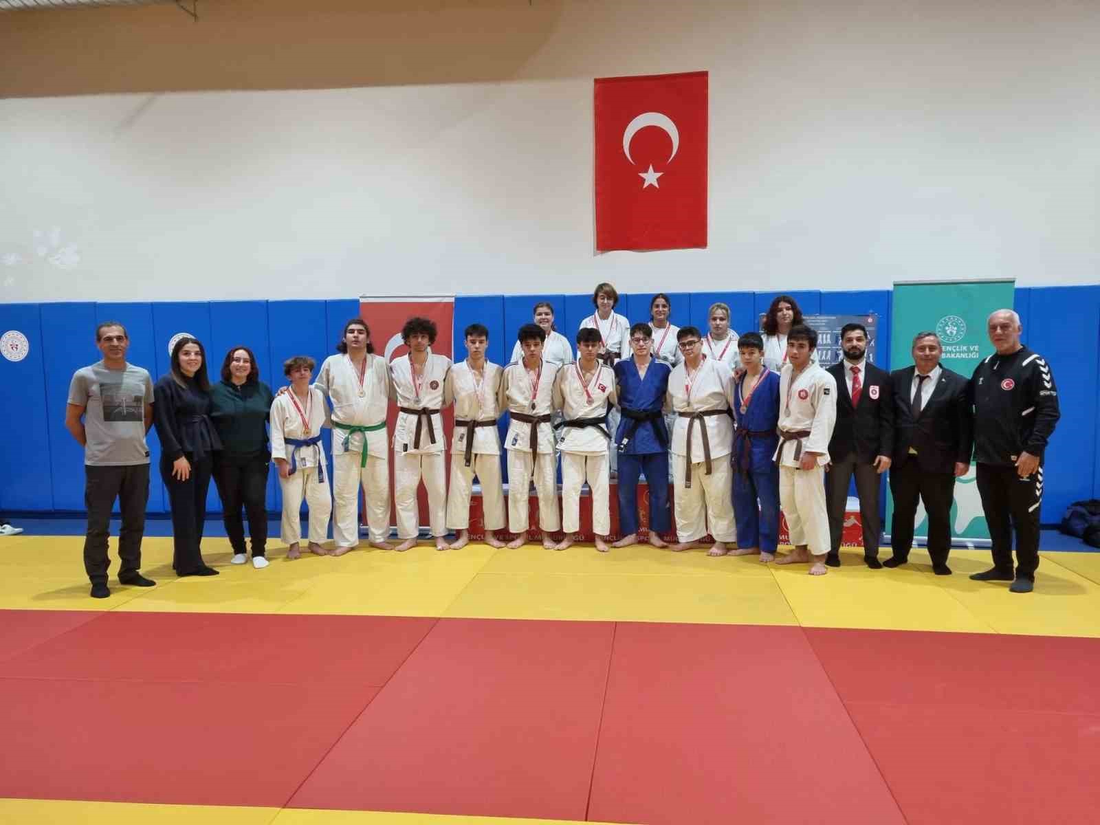 Okul Sporları faaliyetleri kapsamında düzenlenen Gençler Judo İl Birinciliği müsabakaları,