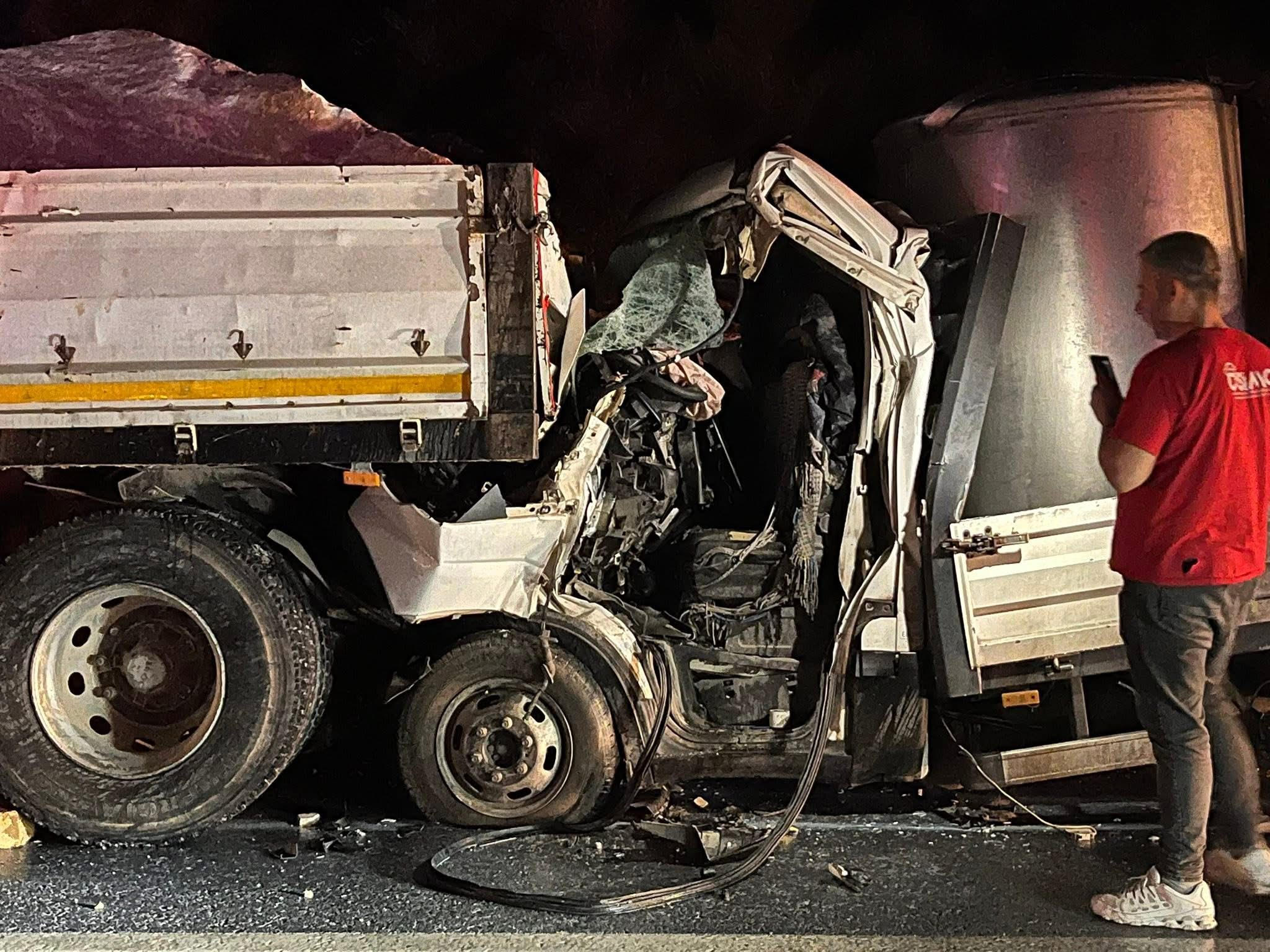 Cavit AKGÜN/ MUĞLA, (DHA)- MUĞLA’nın Yatağan ilçesinde, mermer yüklü TIR’a