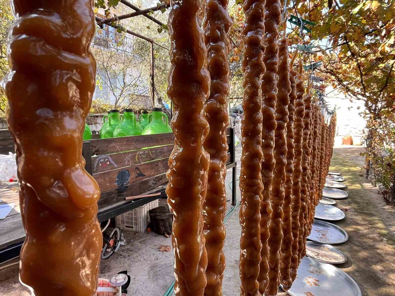 Muğla’nın Yatağan ilçesi Şahinler Mahallesi’nden Servet Çıldır, tamamen doğal ürünlerle