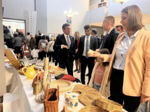 Fırat AKAY/MİLAS (Muğla),(DHA)-YENİKÖY Kemerköy Enerji, Milas'ta 24 Kasım Öğretmenler Günü