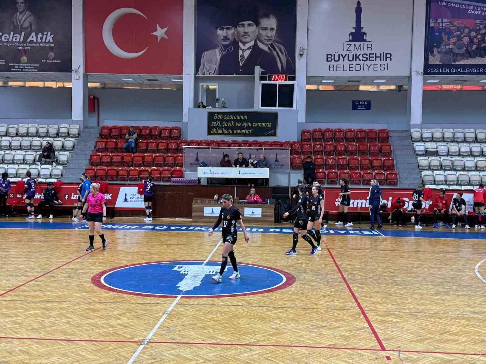 Kadınlar Süper Ligi’nde mücadele eden Armada Praxis Yalıkavakspor, ligin ikinci