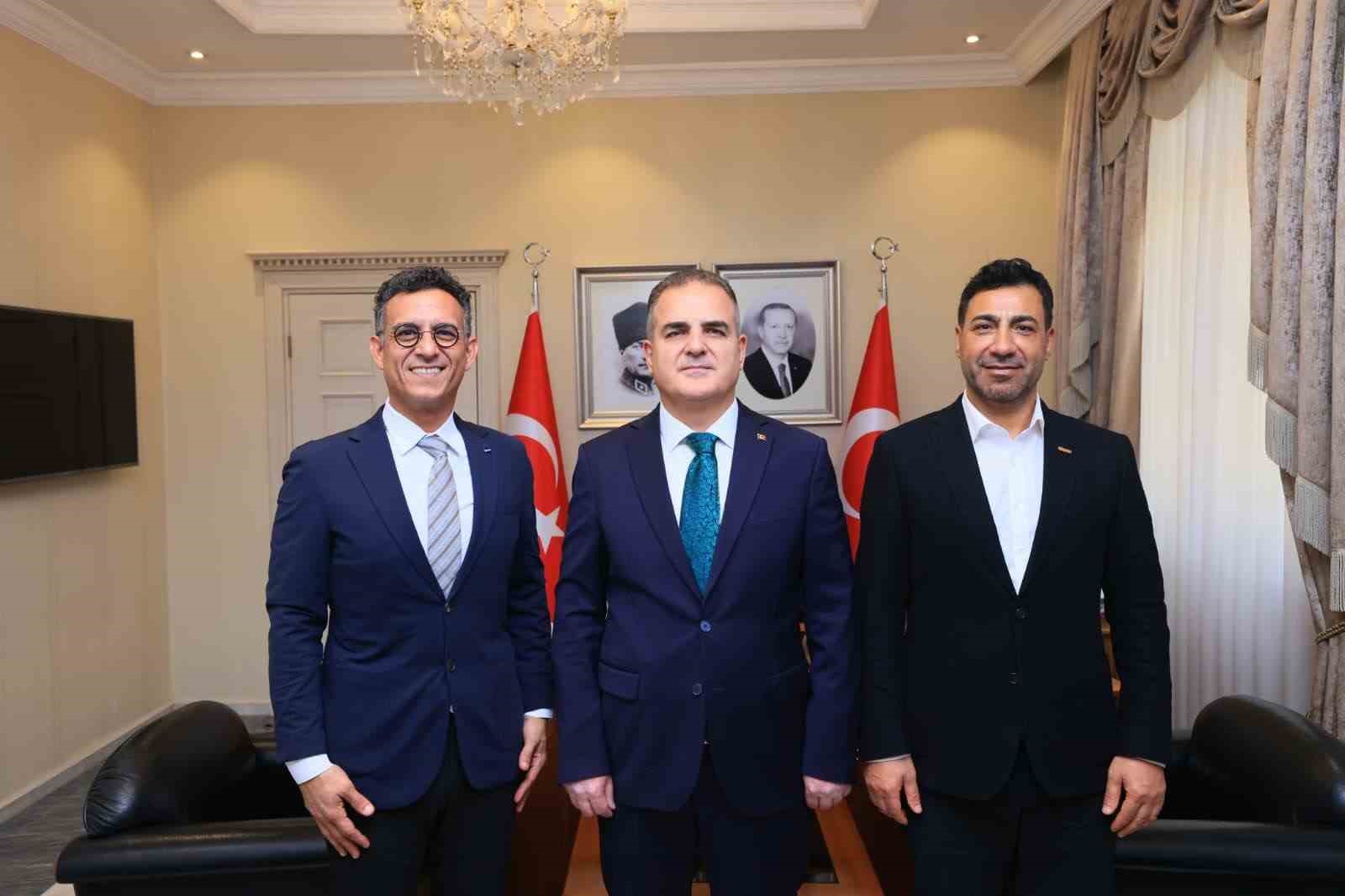 Muğla Valisi İdris Akbıyık’ı ziyaret eden TÜRSAB Başkanı Enver Kantarmış