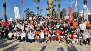 Muğla’nın Bodrum ilçesinde düzenlenen Büyük Atatürk Koşusu’nda yaklaşık 250 öğrenci