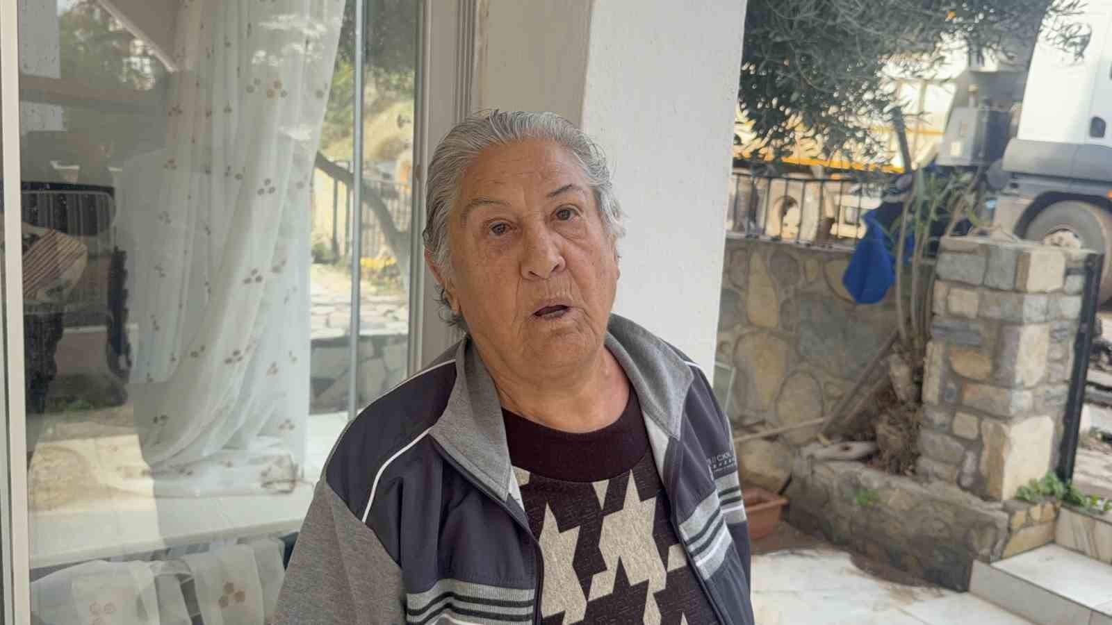 Muğla’nın Bodrum ilçesinde isale hattının patlaması sonucu bir sitedeki evleri