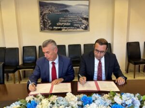 Haklarında kamuya yararlı bir işte ücretsiz olarak çalıştırılmasına karar verilen