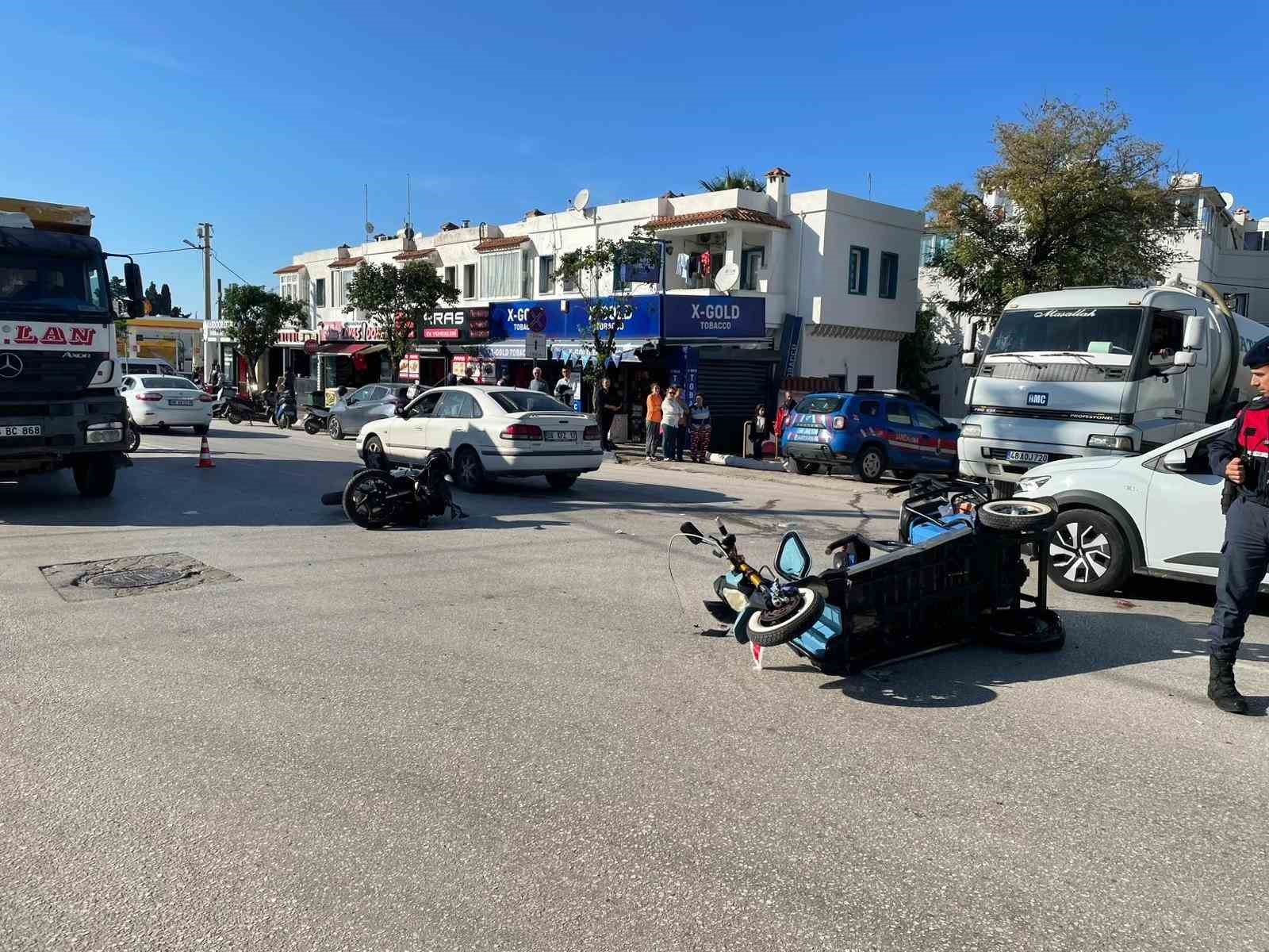 Muğla’nın Bodrum ilçesinde motosikletle 3 tekerli bisikletin çarpıştığı trafik kazasında