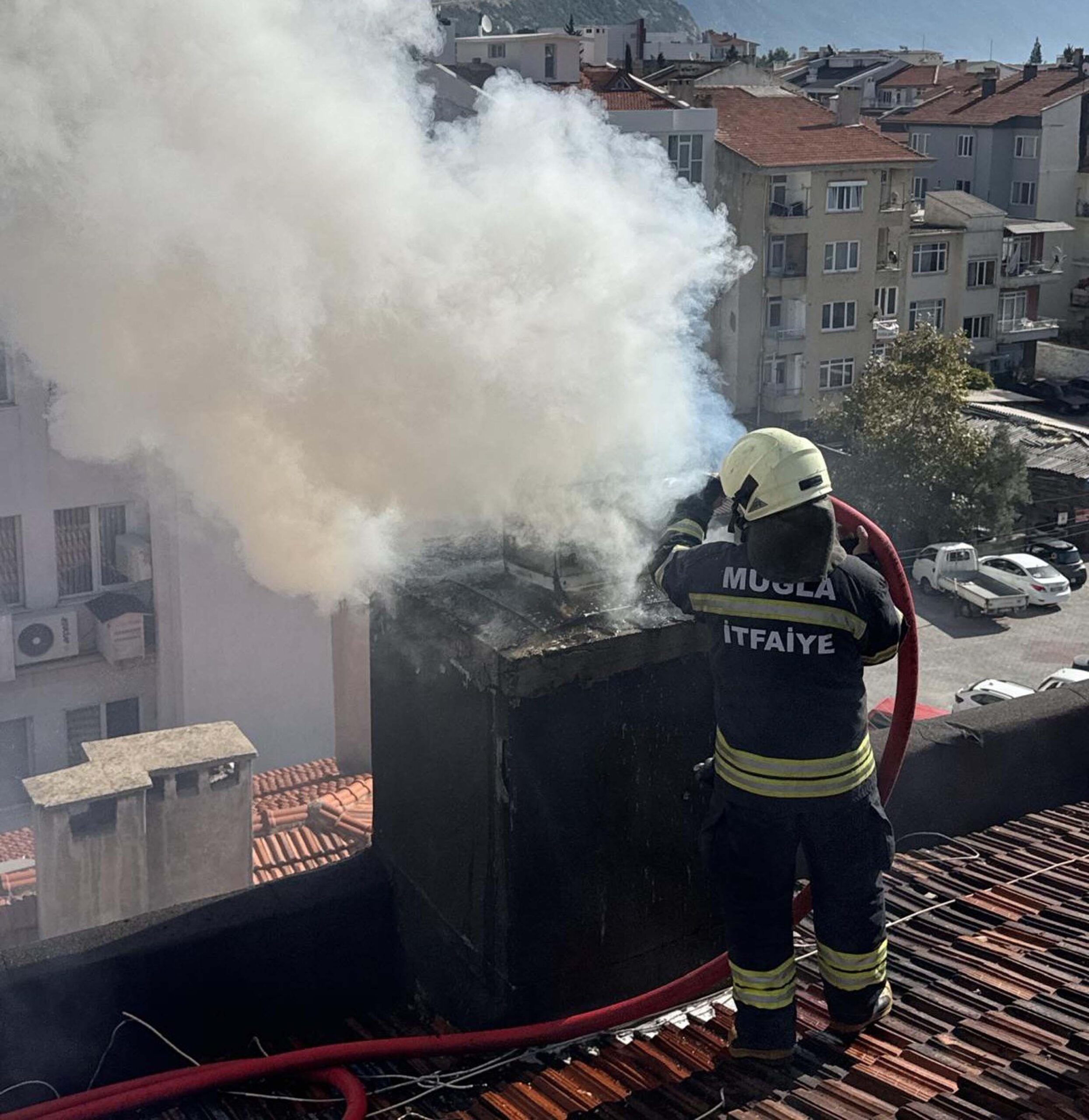 MUĞLA, (DHA)-MUĞLA Büyükşehir Belediyesi, soğuk hava ve rüzgârların etkisini artırdığı