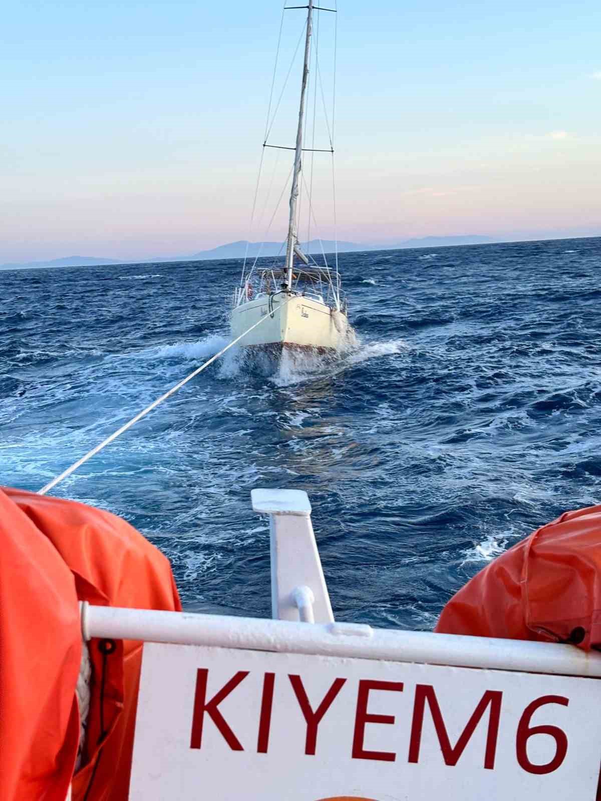 Muğla’nın Datça ilçesi açıklarında makine arızası sonrası sürüklenen ve içinde