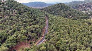 Muğla Büyükşehir Belediyesi’nin Fethiye-Ölüdeniz bölgesinde başlattığı yol, altyapı ve düzenleme