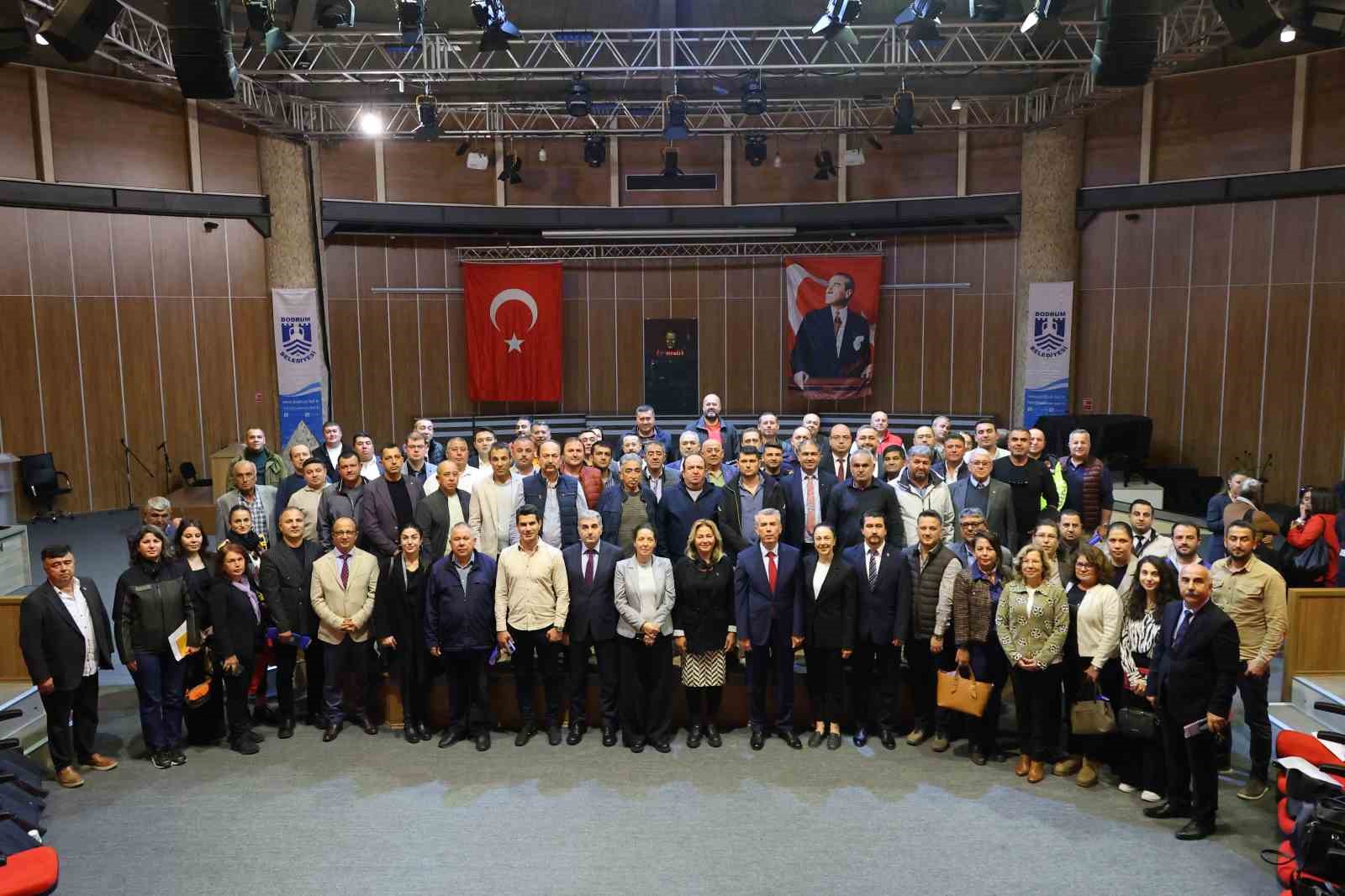 Bodrum Kaymakamı Ali Sırmalı tarafından düzenlenen muhtarlar toplantısında ilçenin 56