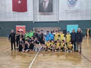 Muğla’nın Köyceğiz ilçesinden Okul Sporları Hentbol müsabakalarına katılan takımlar önemli
