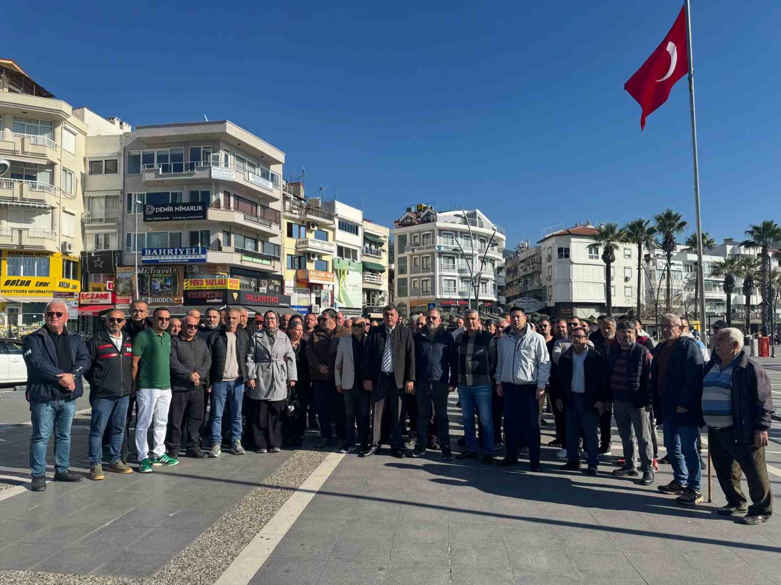Muğla’nın Marmaris ilçesi Tepe Mahallesi’nde bulunan Kordon Caddesi’nde Marmaris Belediyesi