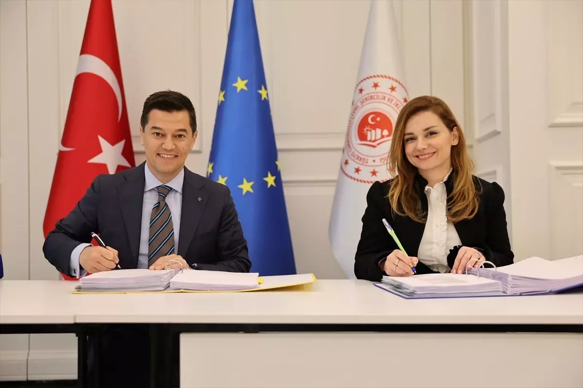 Muğla'nın Marmaris ilçesinde 2021-2022 yıllarında meydana gelen büyük orman yangınlarına