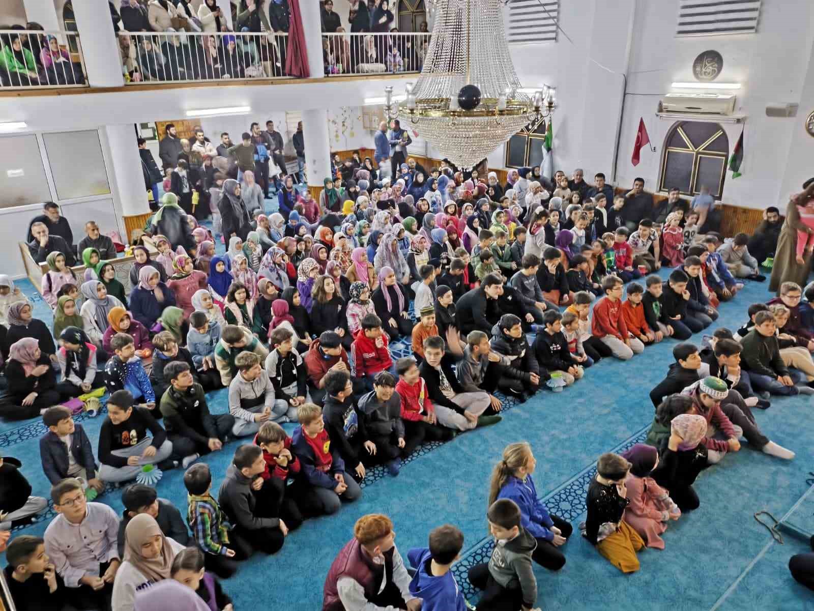 Üç ayların başlangıcı ve Regaip Kandili’nin ilk gününde, manevi atmosferini