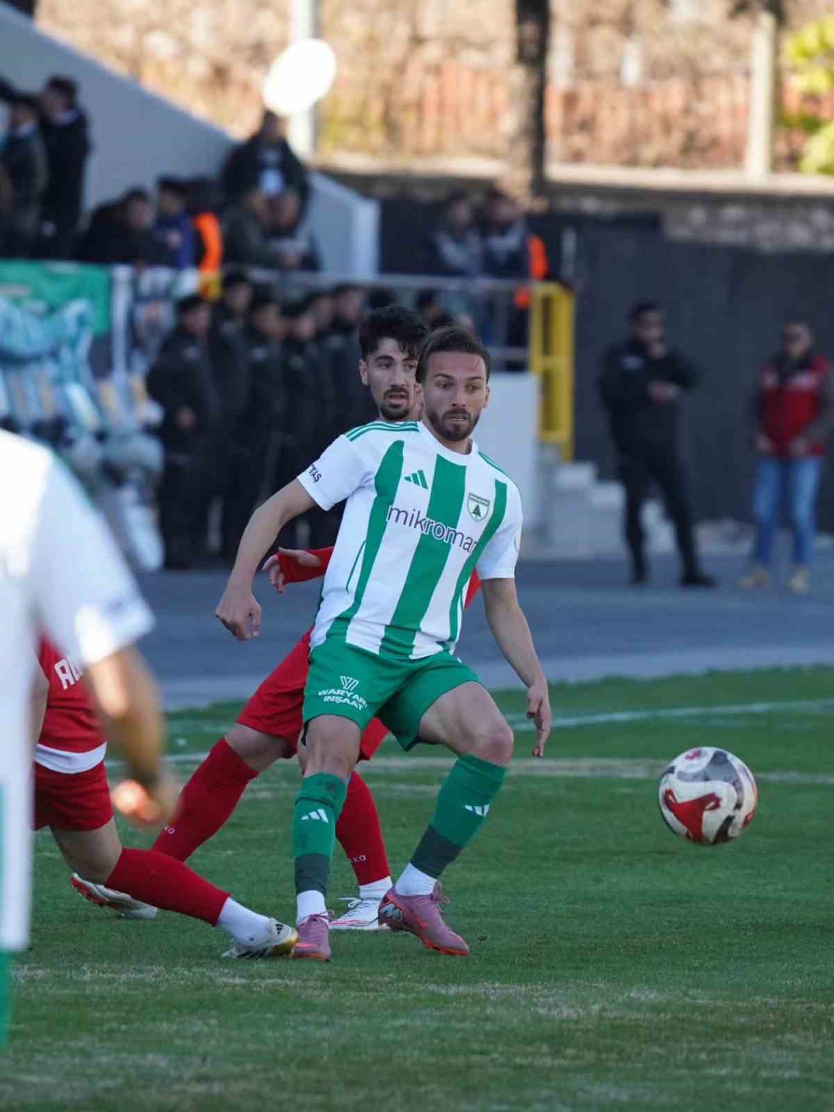 TFF 2. Lig beyaz. Grup’ta 17. hafta mücadelesinde Muğlaspor sahasında