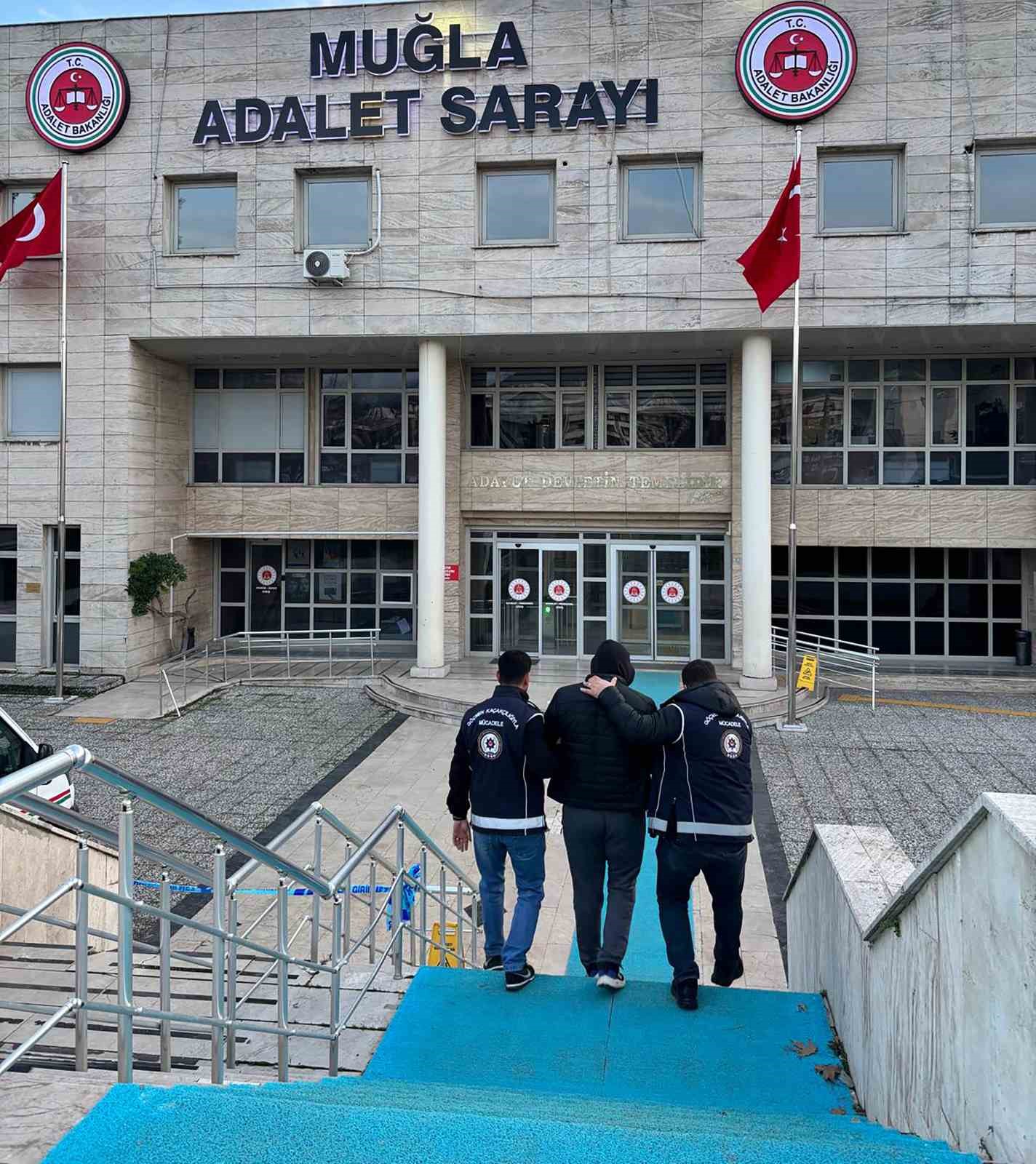 Muğla’nın Menteşe ilçesinde göçmen kaçakçılığı nedeniyle hakkında 6 yıl 8