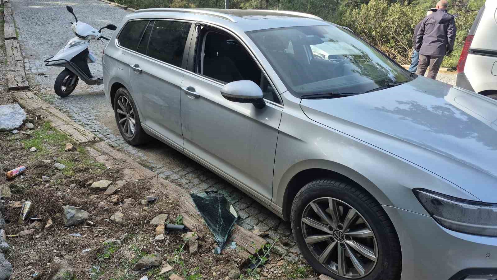 Muğla’nın Bodrum ilçesinde park halindeki 4 araçtan hırsızlık olayıyla ilgili