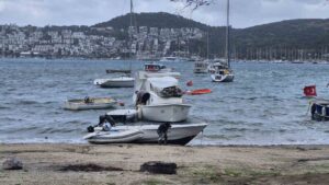 Muğla’nın Bodrum ilçesinde güneyli yönlerden etkili olan fırtına nedeniyle günlük