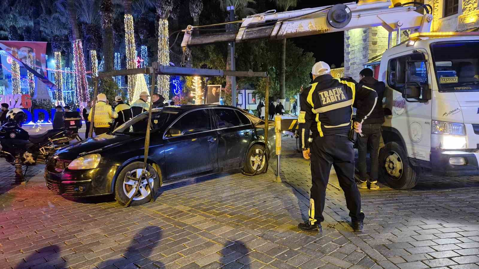 Muğla’nın Bodrum ilçesinde yeni yıl coşkusu yaşanırken, güvenliğin sağlanması amacıyla