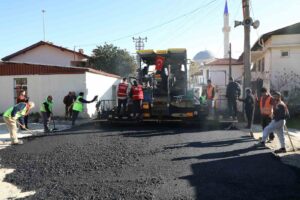 Muğla Büyükşehir Belediyesi, kentin dört bir yanında ulaşım altyapısını güçlendirmeye