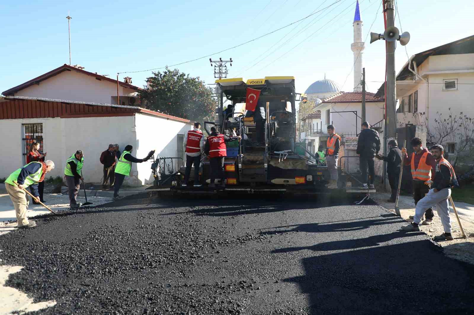 Muğla Büyükşehir Belediyesi, kentin dört bir yanında ulaşım altyapısını güçlendirmeye