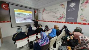 Muğla’nın Köyceğiz ilçesinde umreye gidecek vatandaşlar için eğitim semineri gerçekleştirildi.