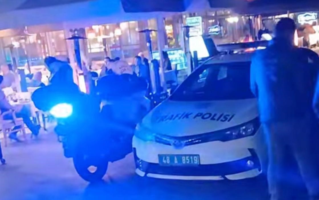 Muğla’nın Marmaris ilçesinde bir restorana düzenlenen silahlı saldırıda bir kişi