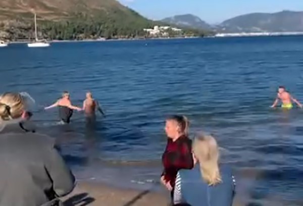 Muğla’nın Marmaris ilçesinde yerleşik yaşayan yabancı uyruklu vatandaşlar, 2026 yılını