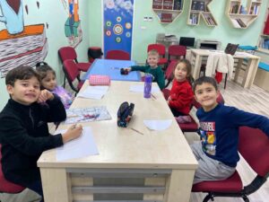 Muğla’nın Menteşe ilçesinde, Uluslararası Gençlik Merkezi tarafından başlatılan matematik eğitimleri