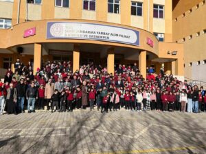 Menteşe Uluslararası Gençlik Merkezi gönüllüleri, "Dönem Sonu Faaliyetleri" kapsamında TOKİ