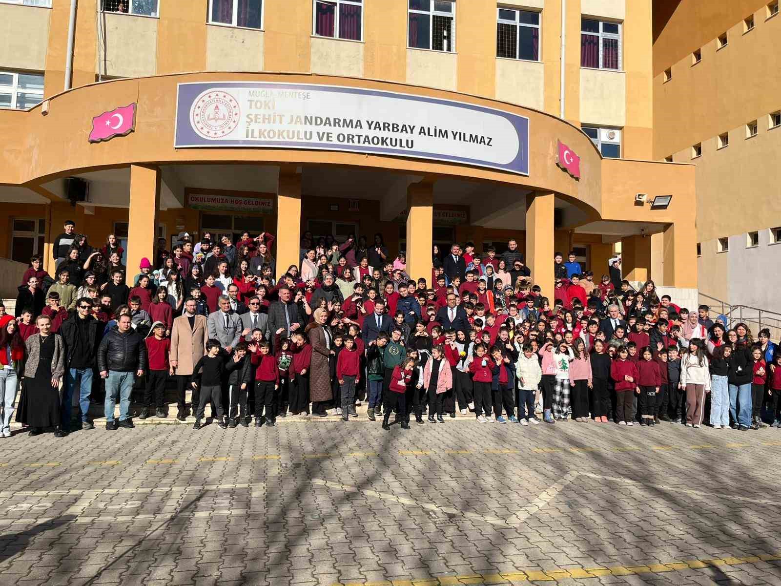 Menteşe Uluslararası Gençlik Merkezi gönüllüleri, "Dönem Sonu Faaliyetleri" kapsamında TOKİ