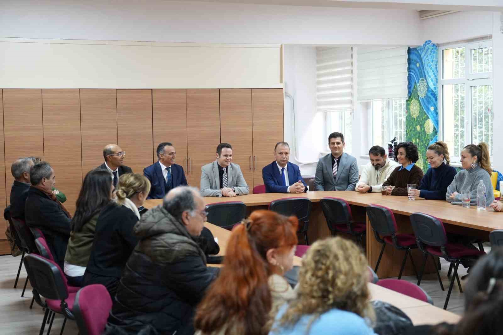 Muğla İl Milli Eğitim Müdürü Emre Çay, okul ziyaretleri kapsamında