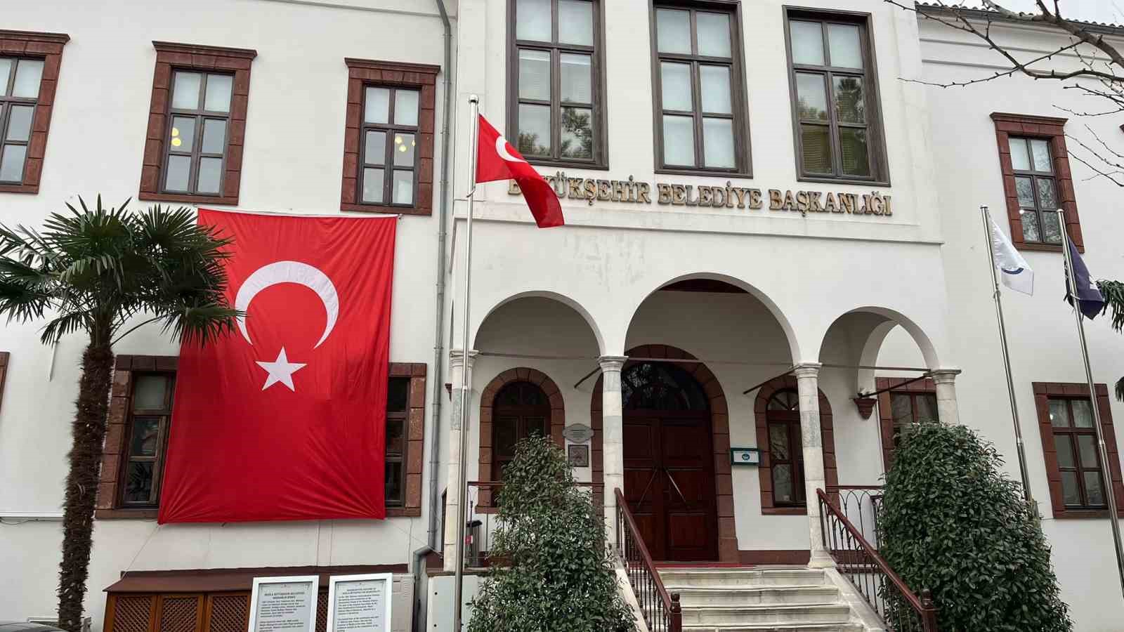 Türk bayrağına yönelik gerçekleştirilen saldırının ardından Muğla Büyükşehir Belediye Başkanı